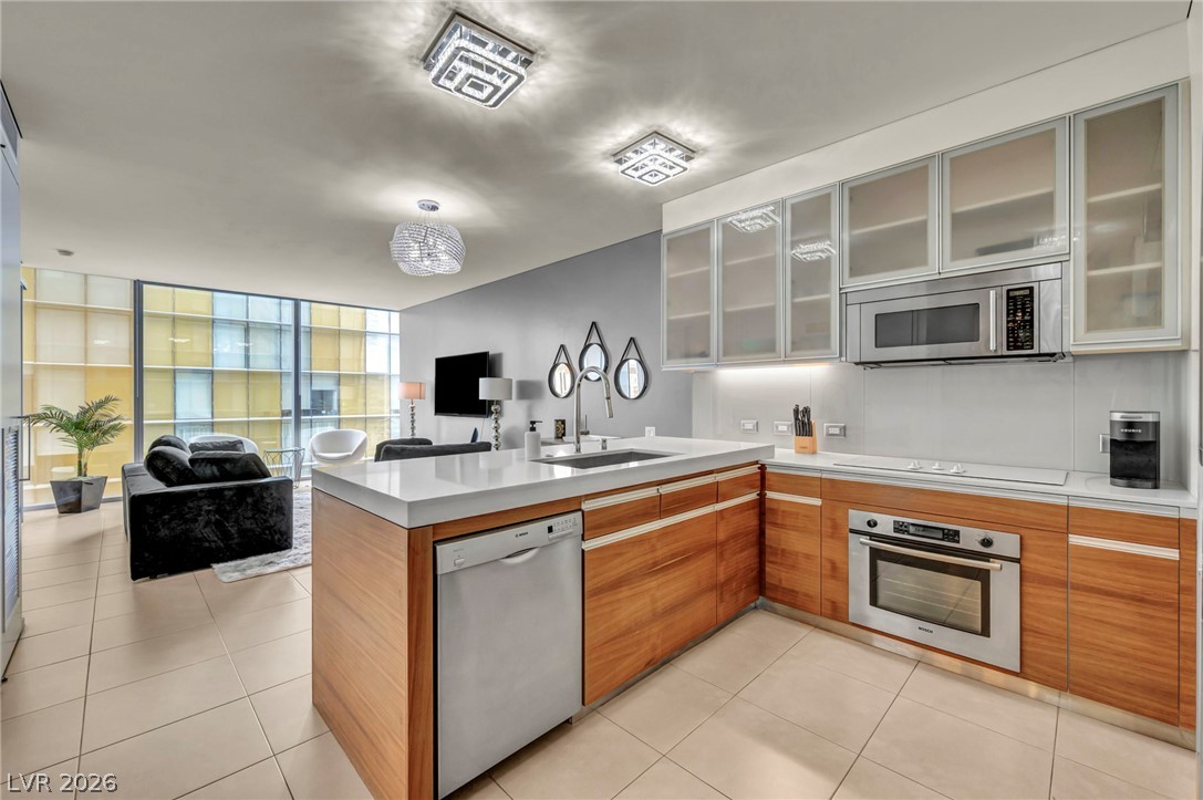3726 Las Vegas Boulevard 2807