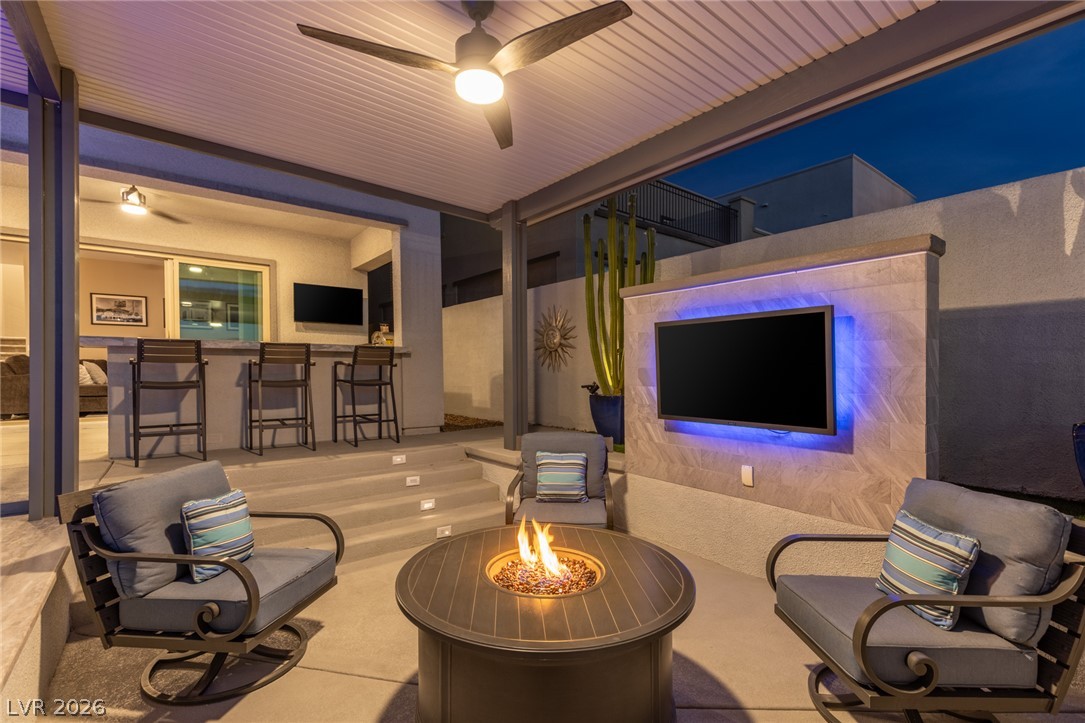 743 Glowing Horizon Street