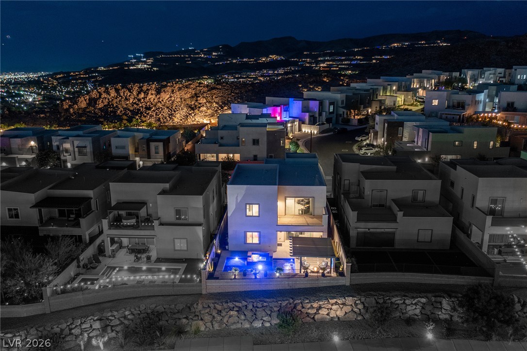 743 Glowing Horizon Street
