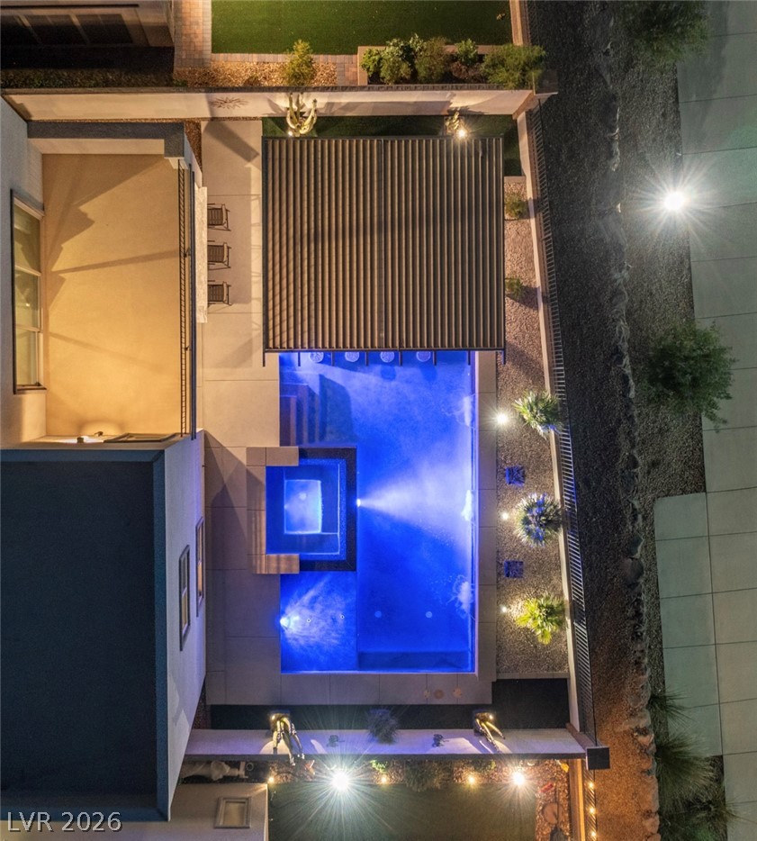743 Glowing Horizon Street
