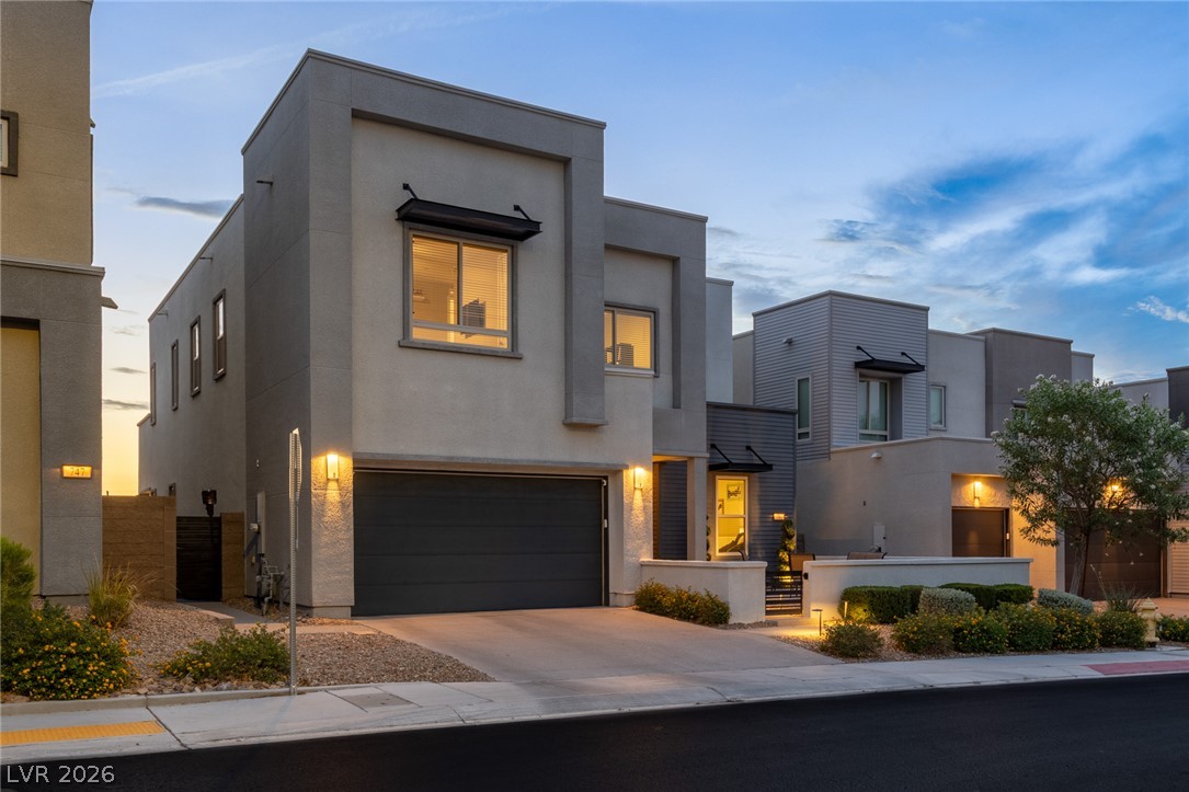 743 Glowing Horizon Street