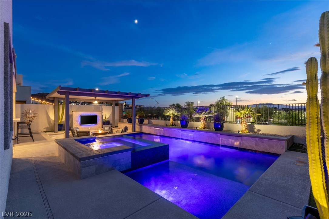 743 Glowing Horizon Street