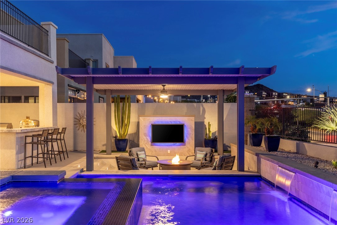 743 Glowing Horizon Street