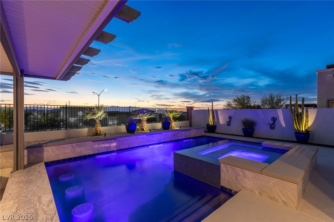 743 Glowing Horizon Street