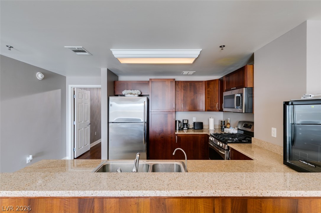 150 Las Vegas Boulevard 807