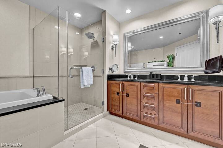 125 East Harmon Avenue 2215