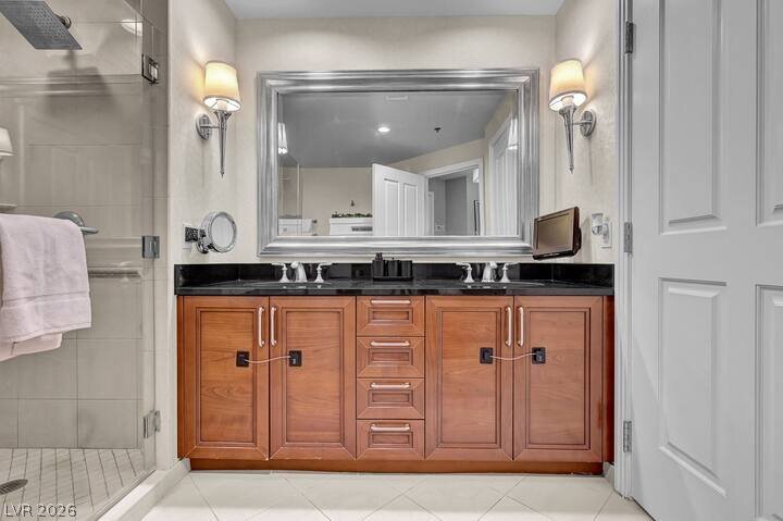 125 East Harmon Avenue 2215