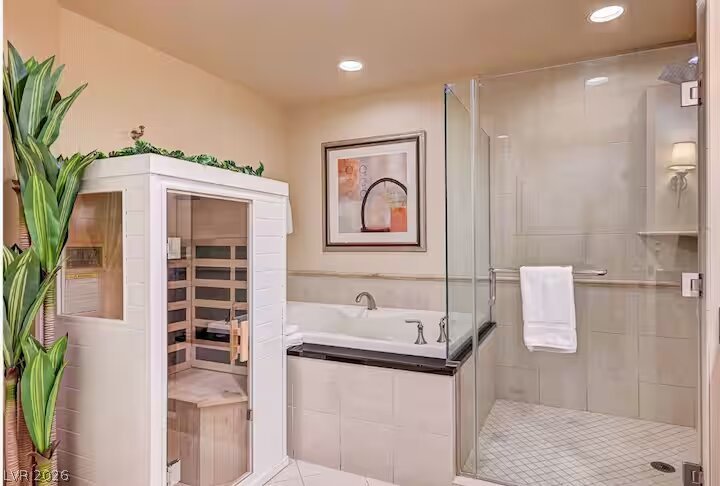 125 East Harmon Avenue 2215