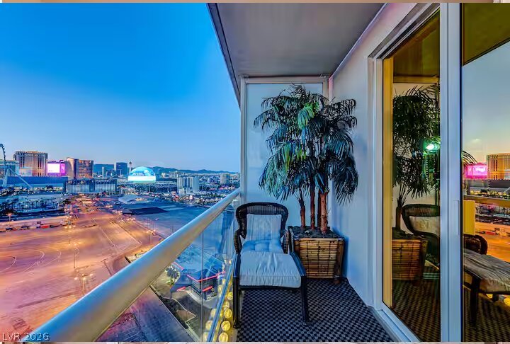 125 East Harmon Avenue 2215