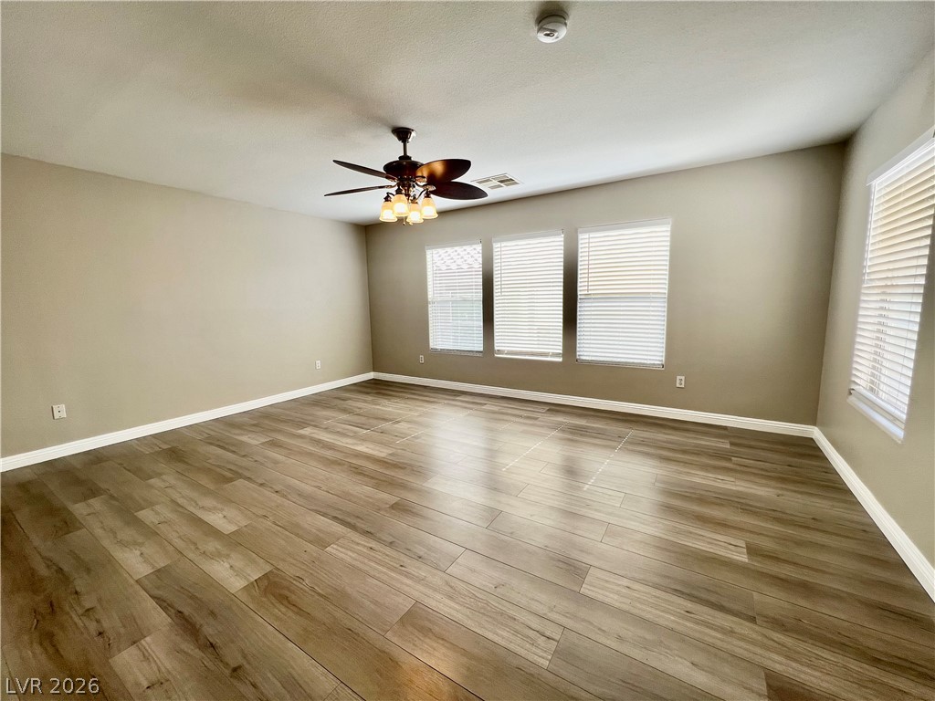8048 Windmill Villa Street