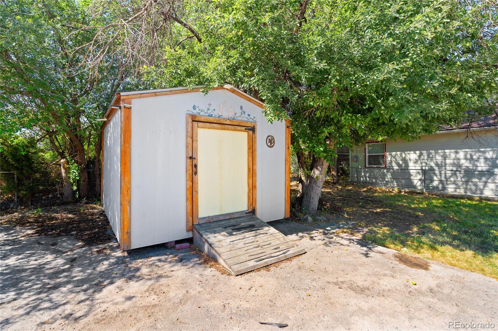 4550 W Center Avenue