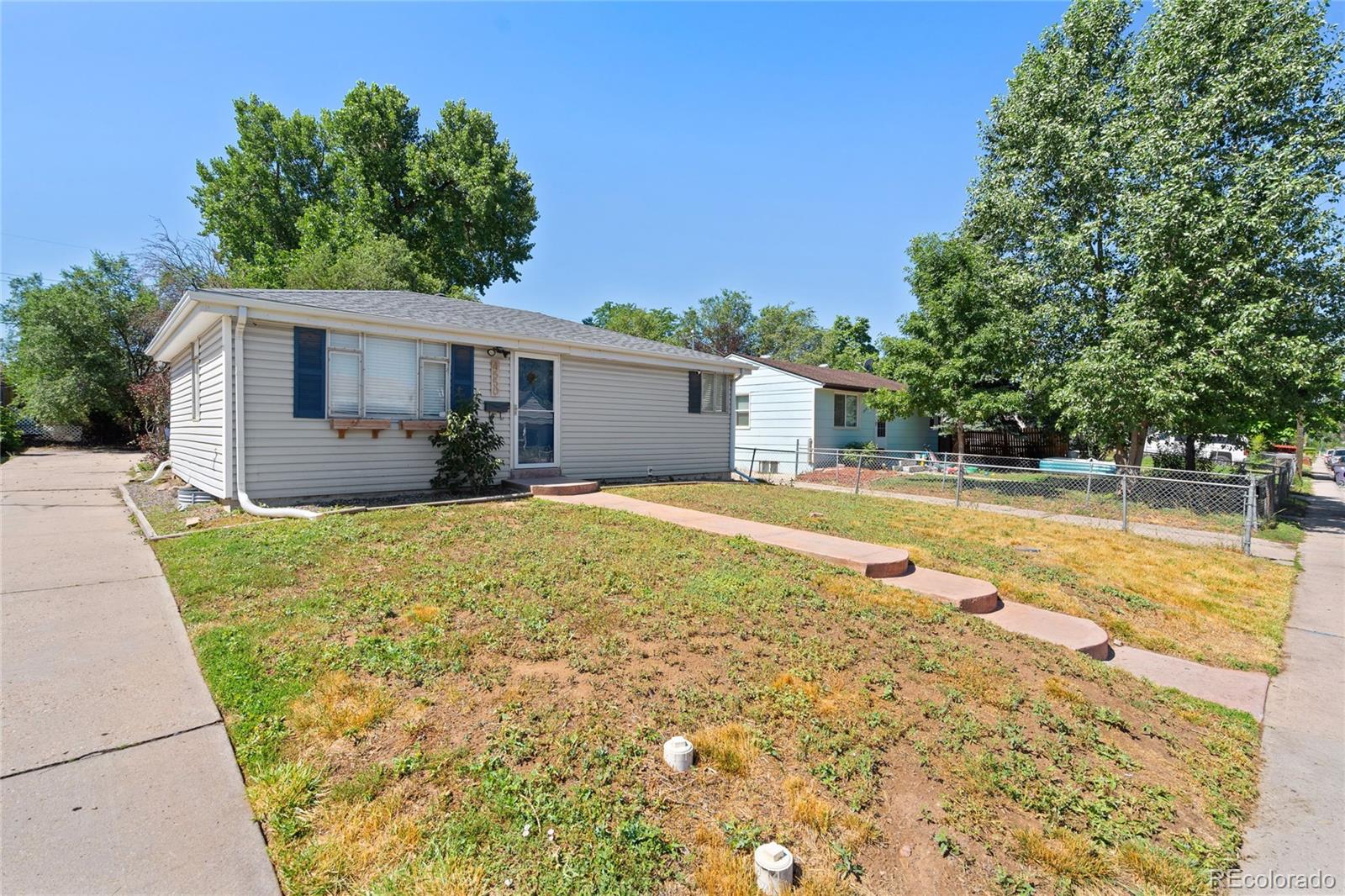 4550 W Center Avenue