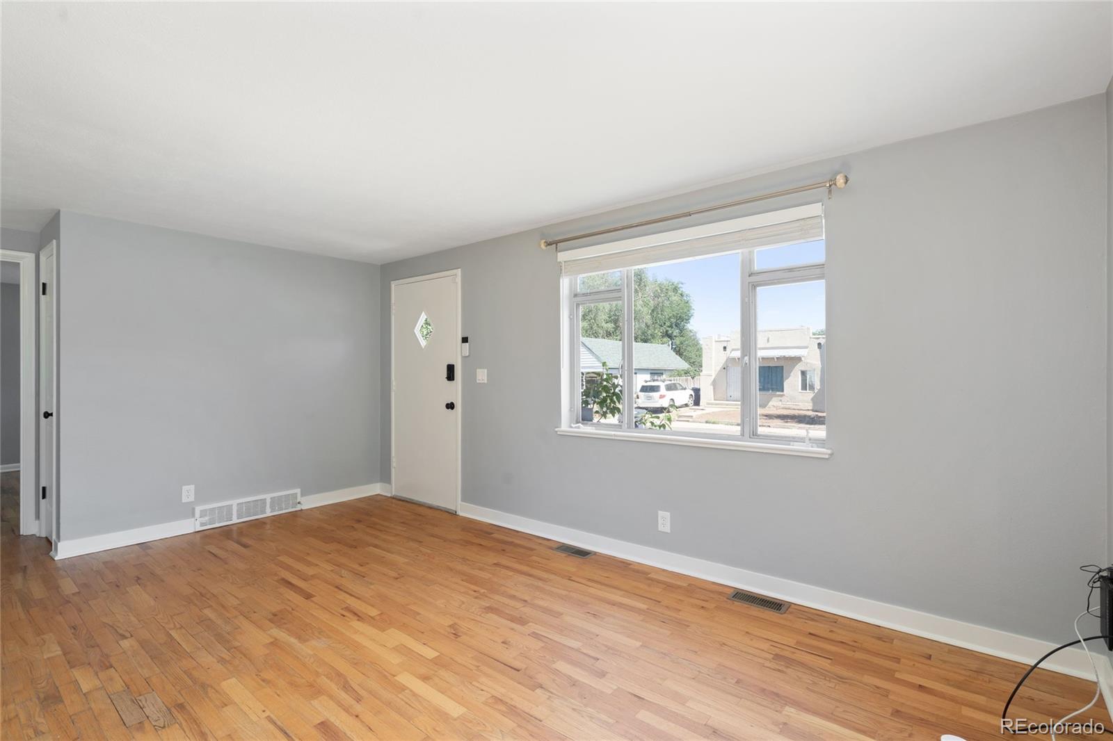 4550 W Center Avenue