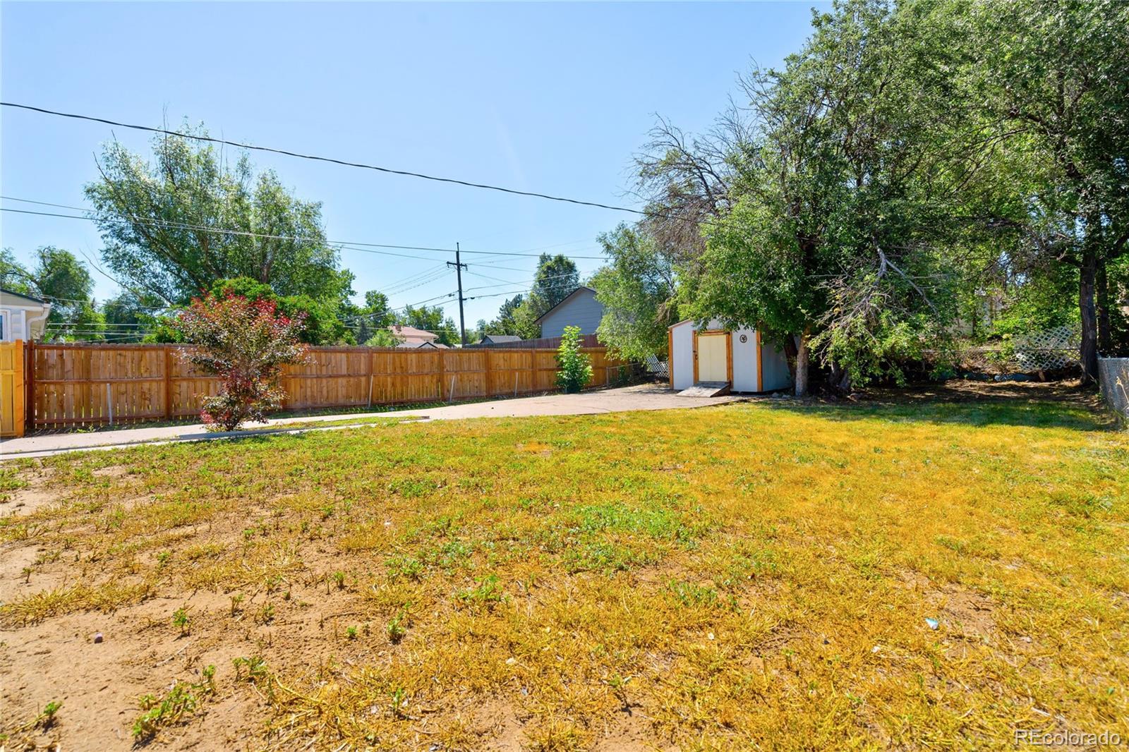 4550 W Center Avenue