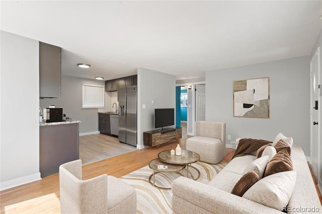 4550 W Center Avenue