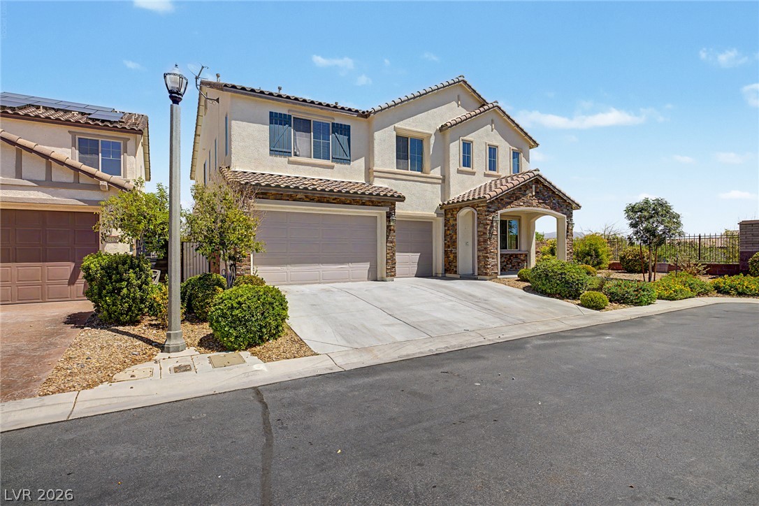 10104 Amana Oaks Avenue