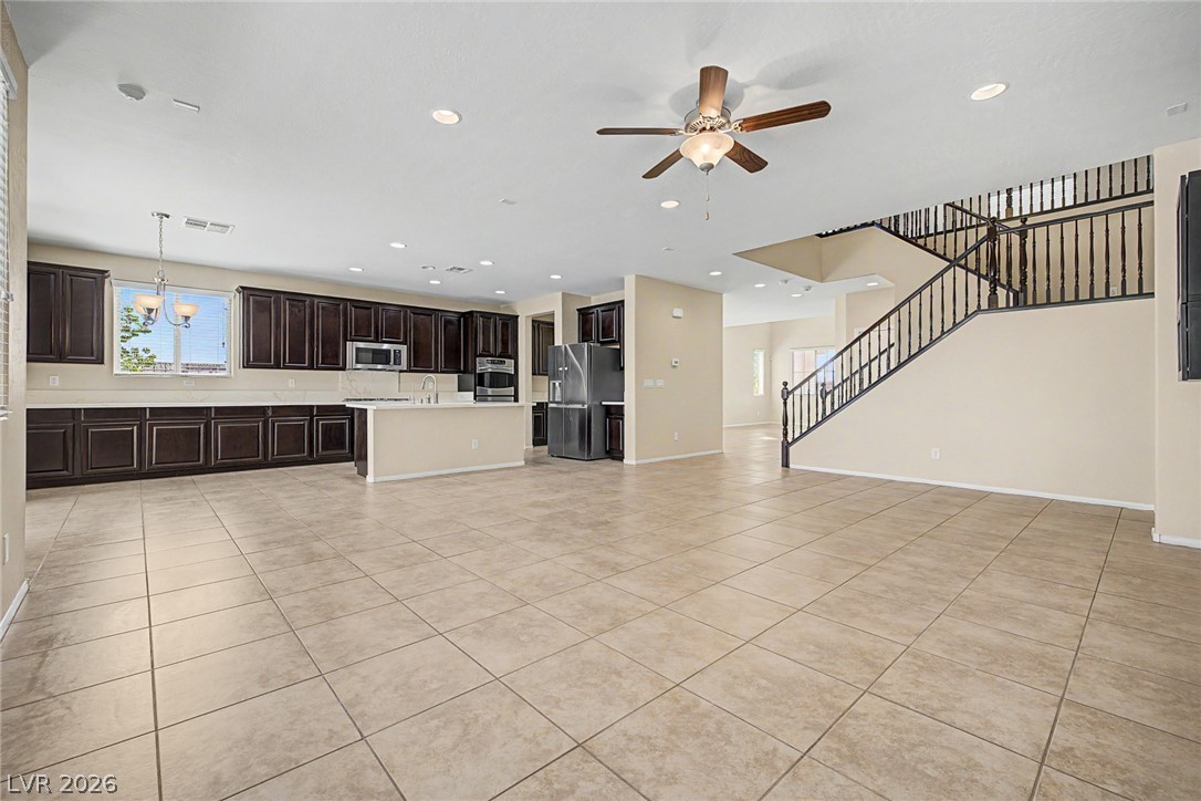 10104 Amana Oaks Avenue