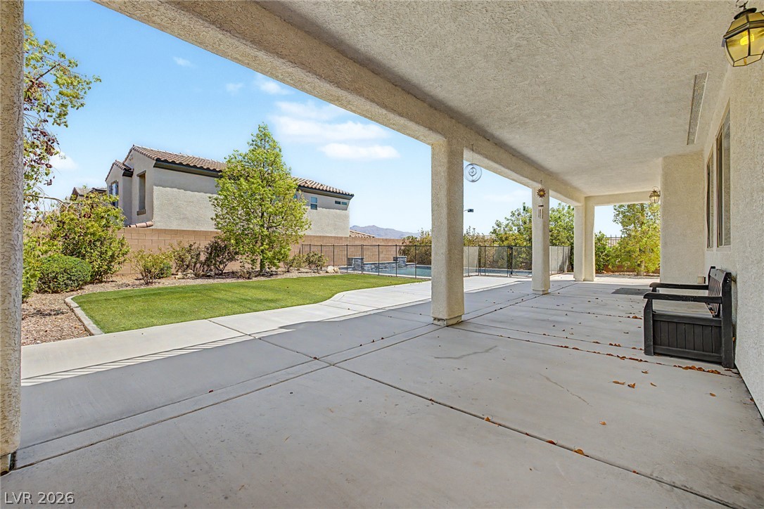 10104 Amana Oaks Avenue