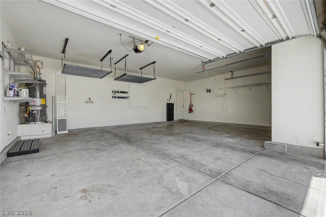 10104 Amana Oaks Avenue