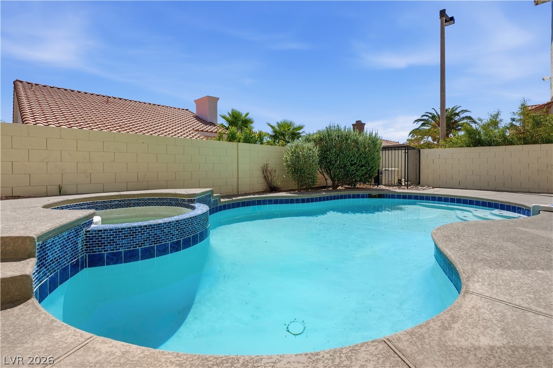 1620 Western Lily Street