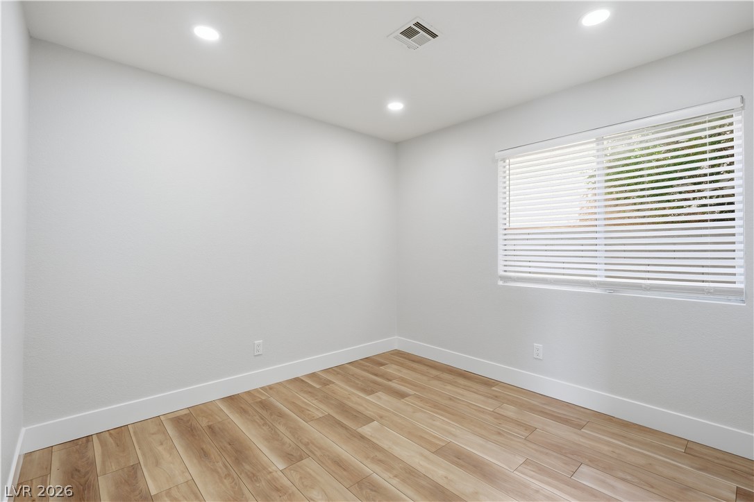 1620 Western Lily Street
