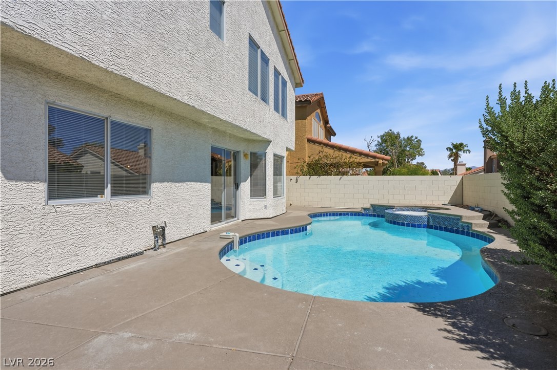 1620 Western Lily Street