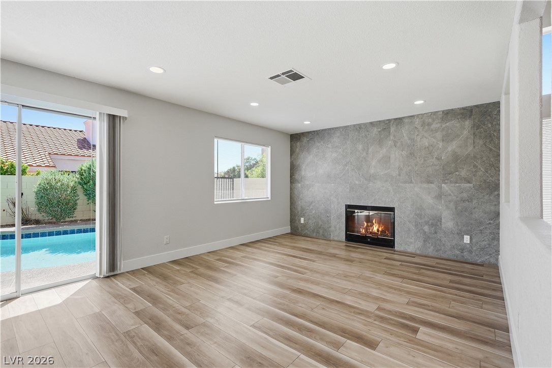 1620 Western Lily Street