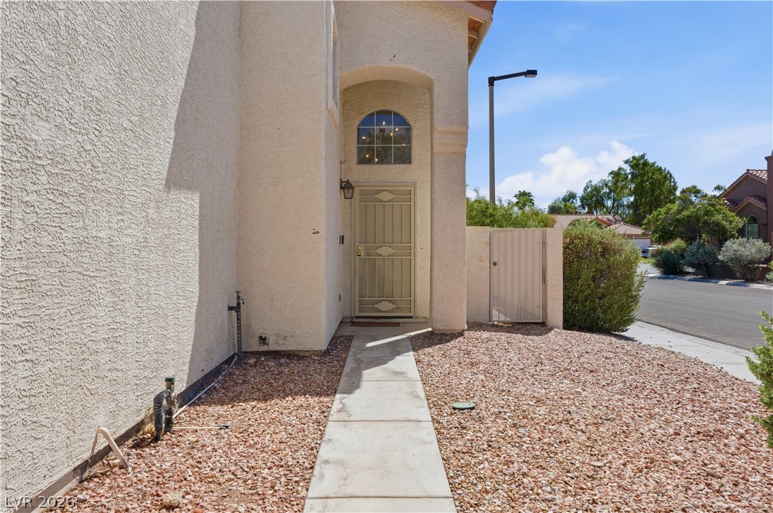 1620 Western Lily Street