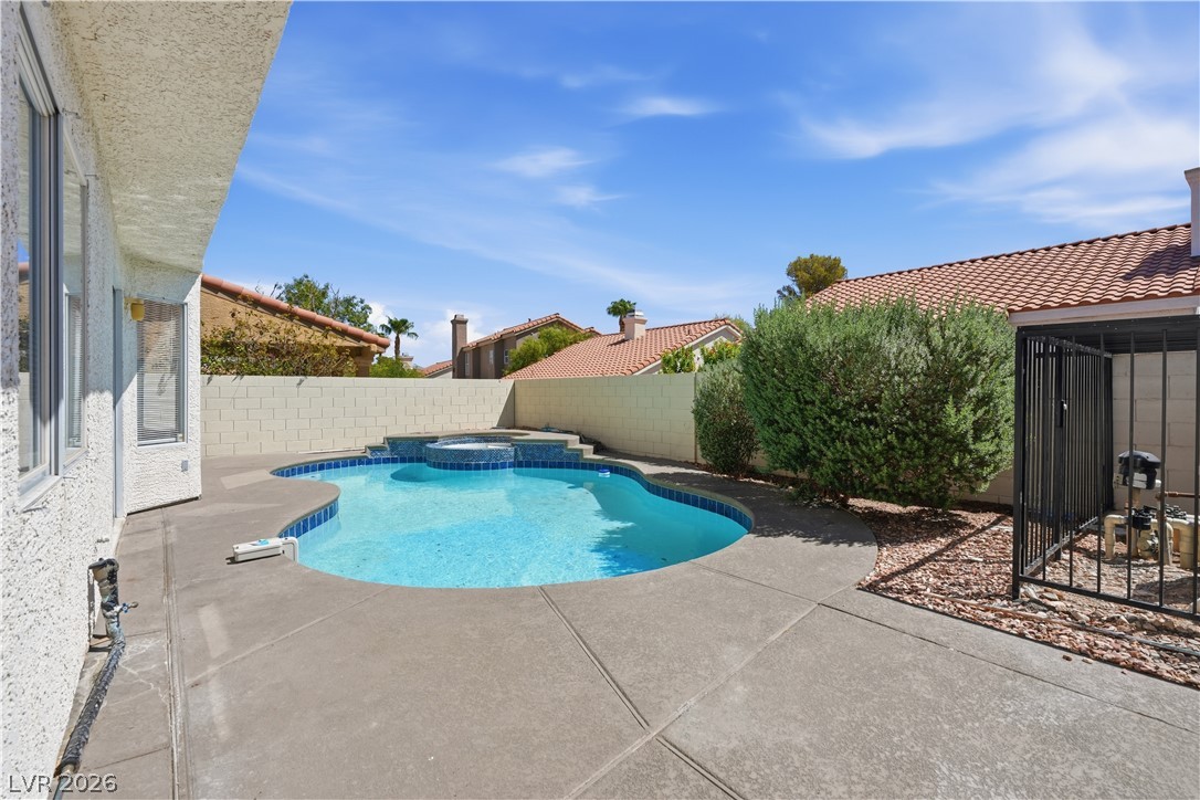1620 Western Lily Street