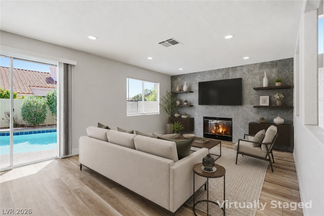 1620 Western Lily Street