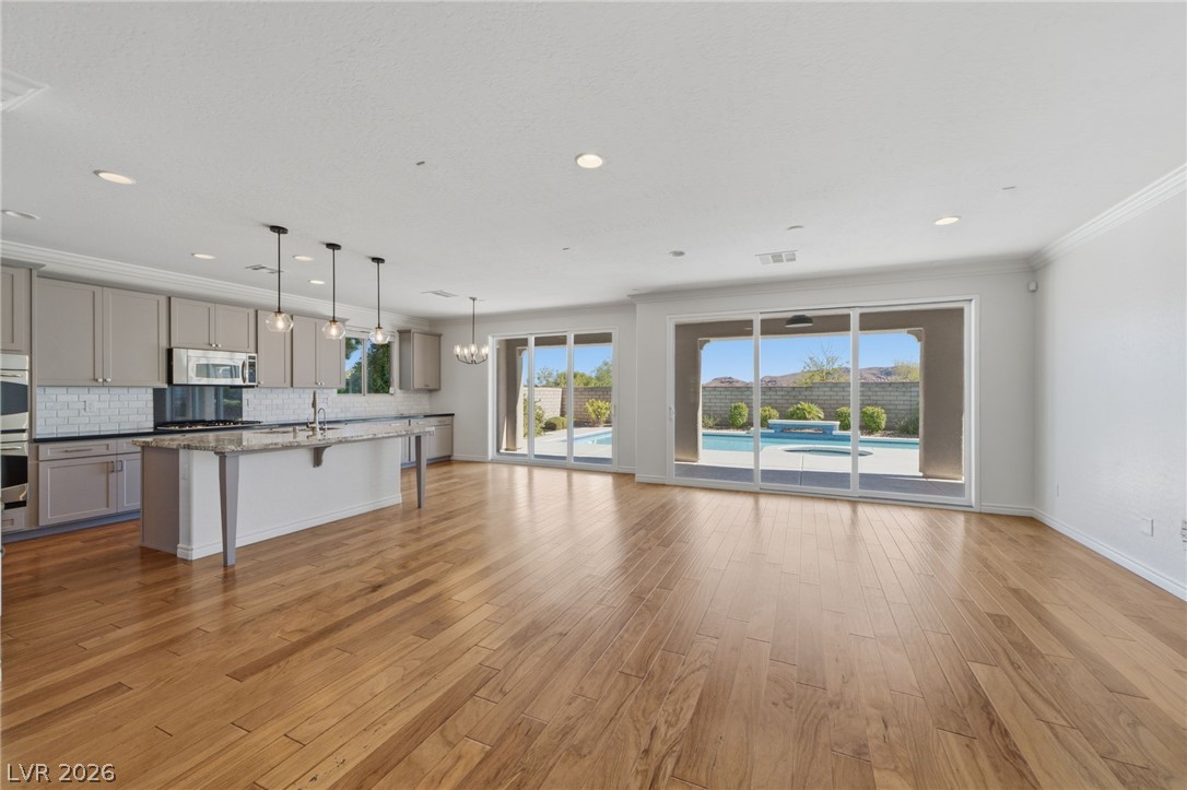 12139 Kite Hill Lane
