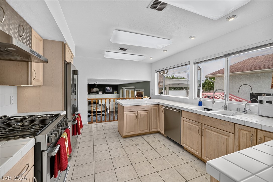 991 Perez Place