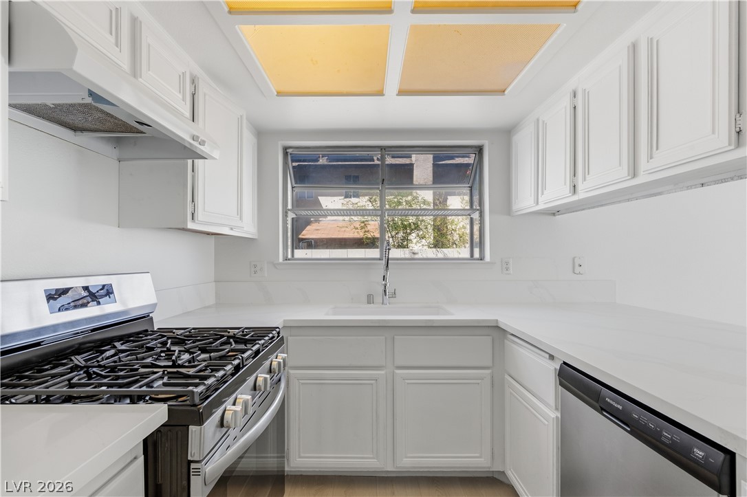 6058 Mirror Lake Drive