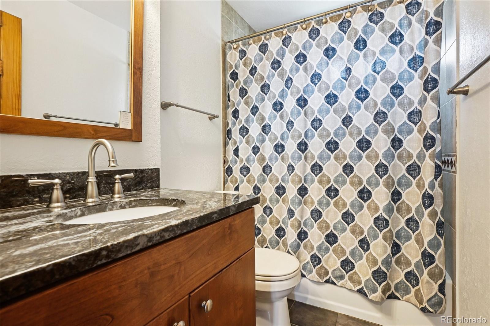 6138 W 85th Place