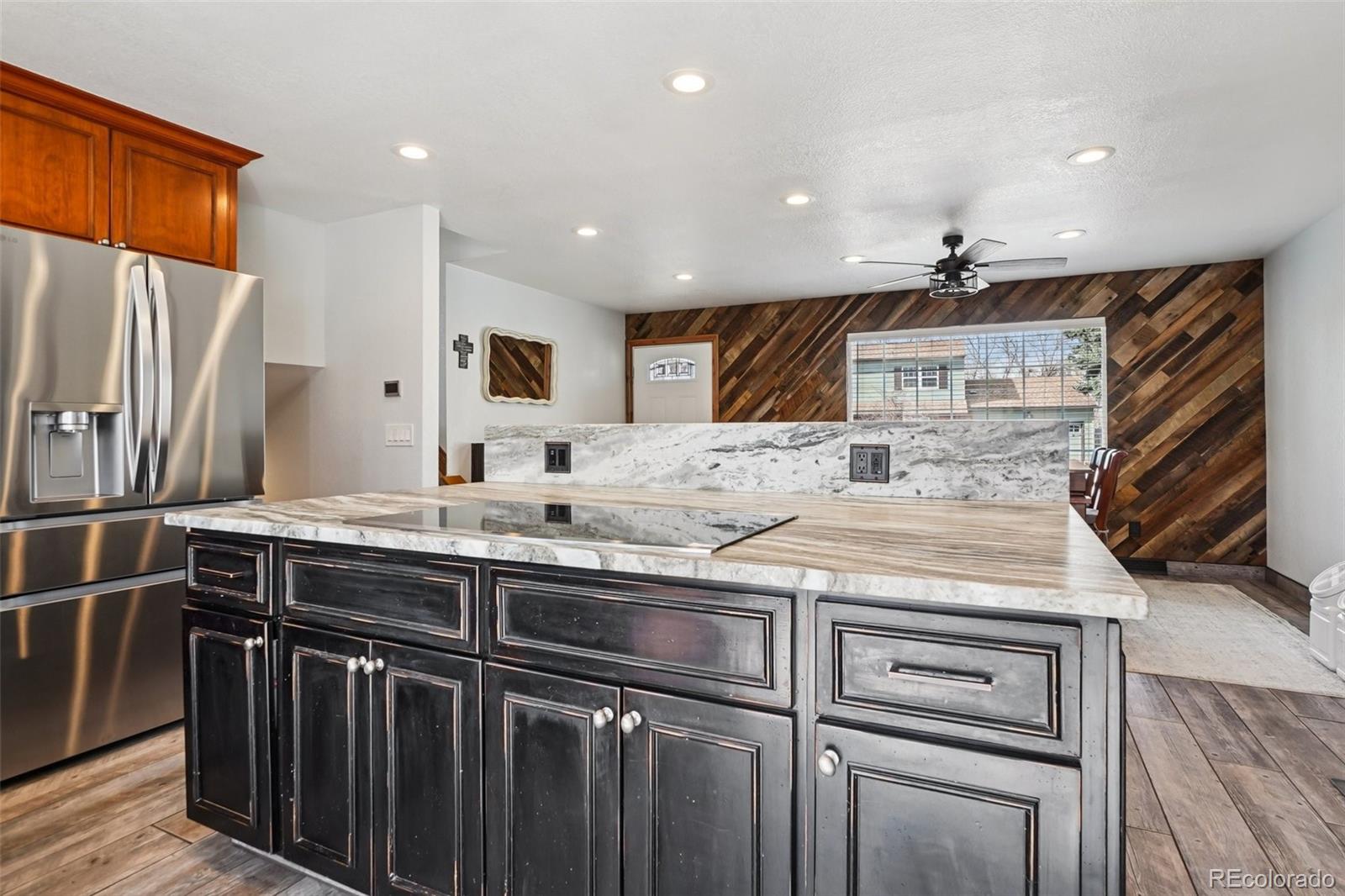 6138 W 85th Place