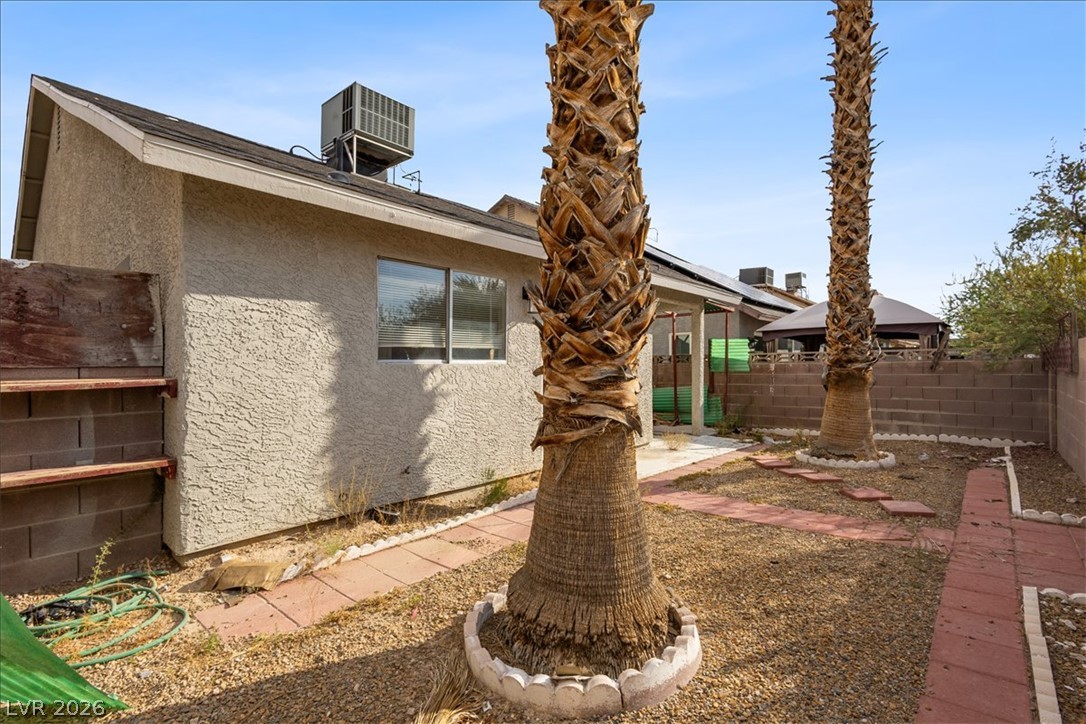 4349 Faberge Avenue