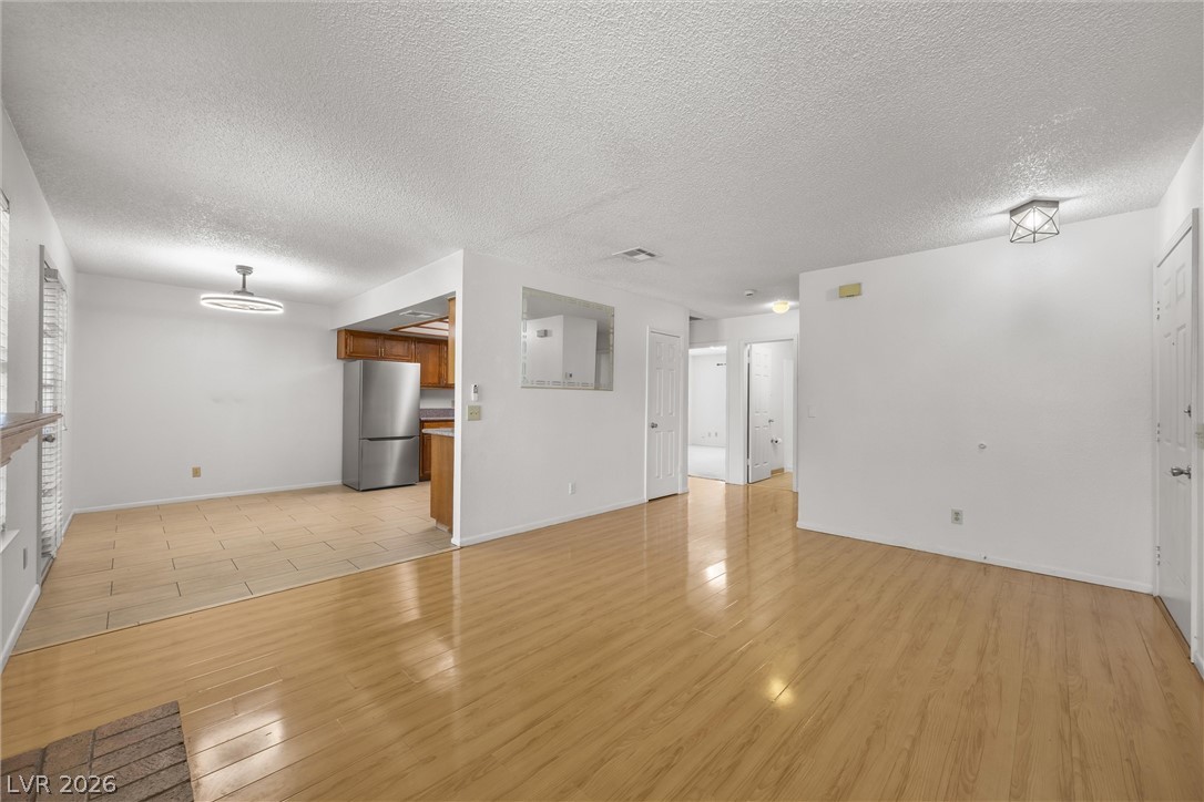 5576 West Rochelle Avenue 23D