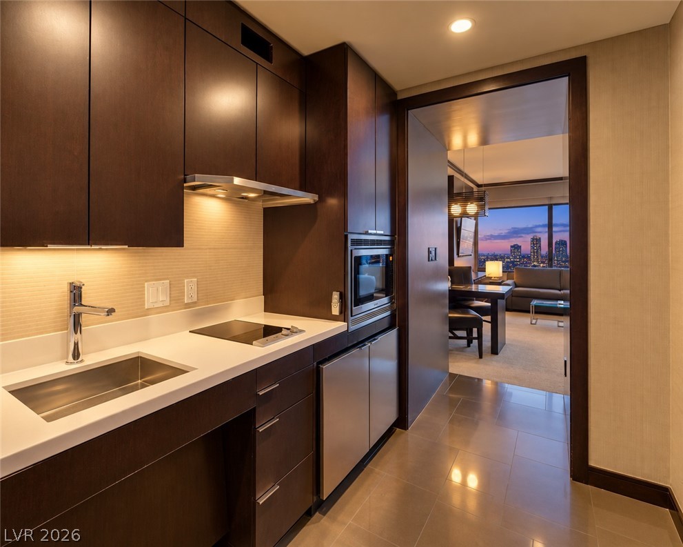 2600 HARMON Avenue 16011