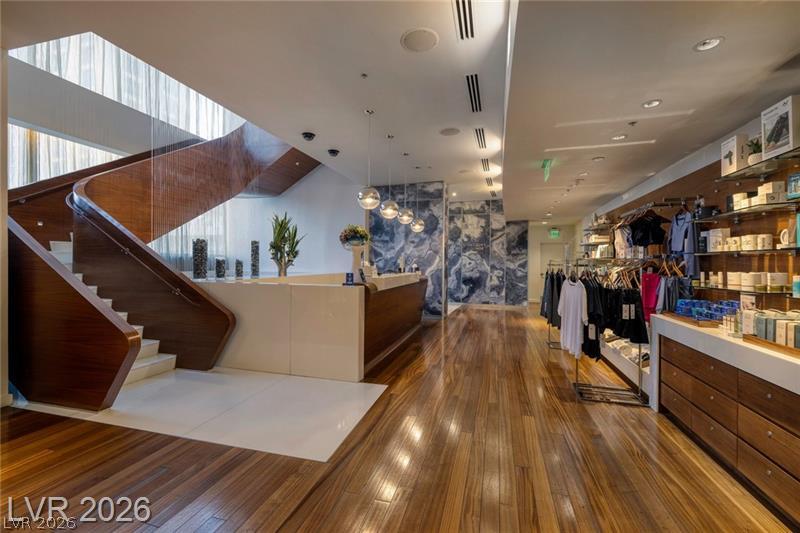 2600 HARMON Avenue 16011