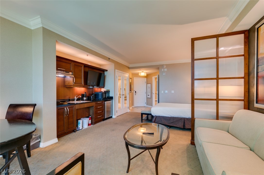 125 East HARMON Avenue 518