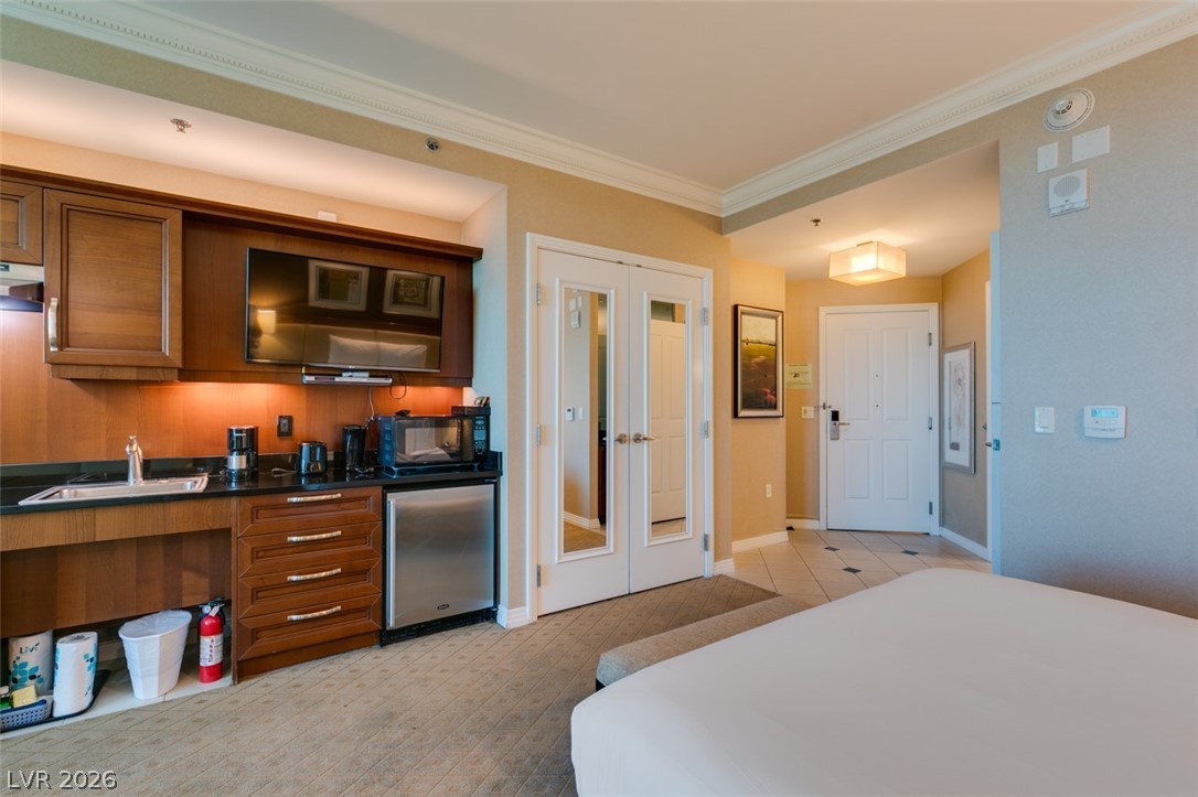 125 East HARMON Avenue 518
