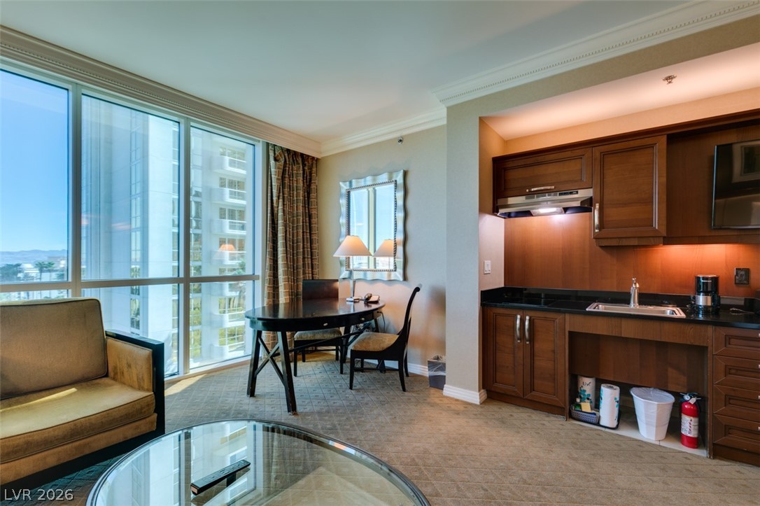 125 East HARMON Avenue 518