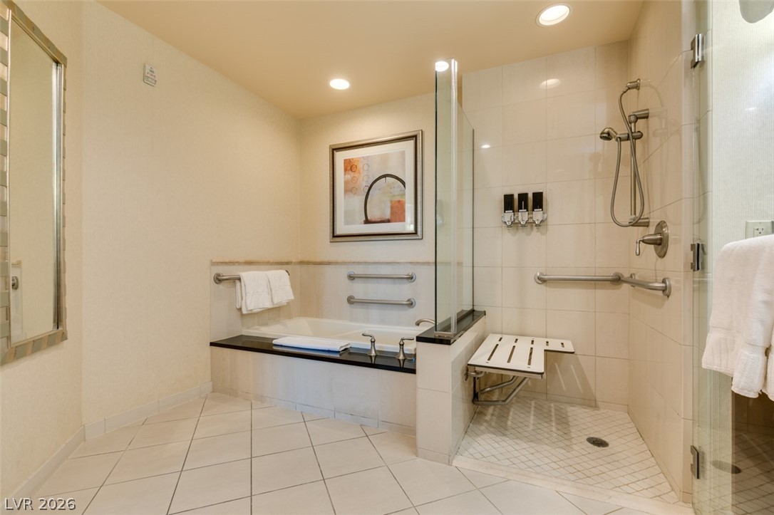 125 East HARMON Avenue 518