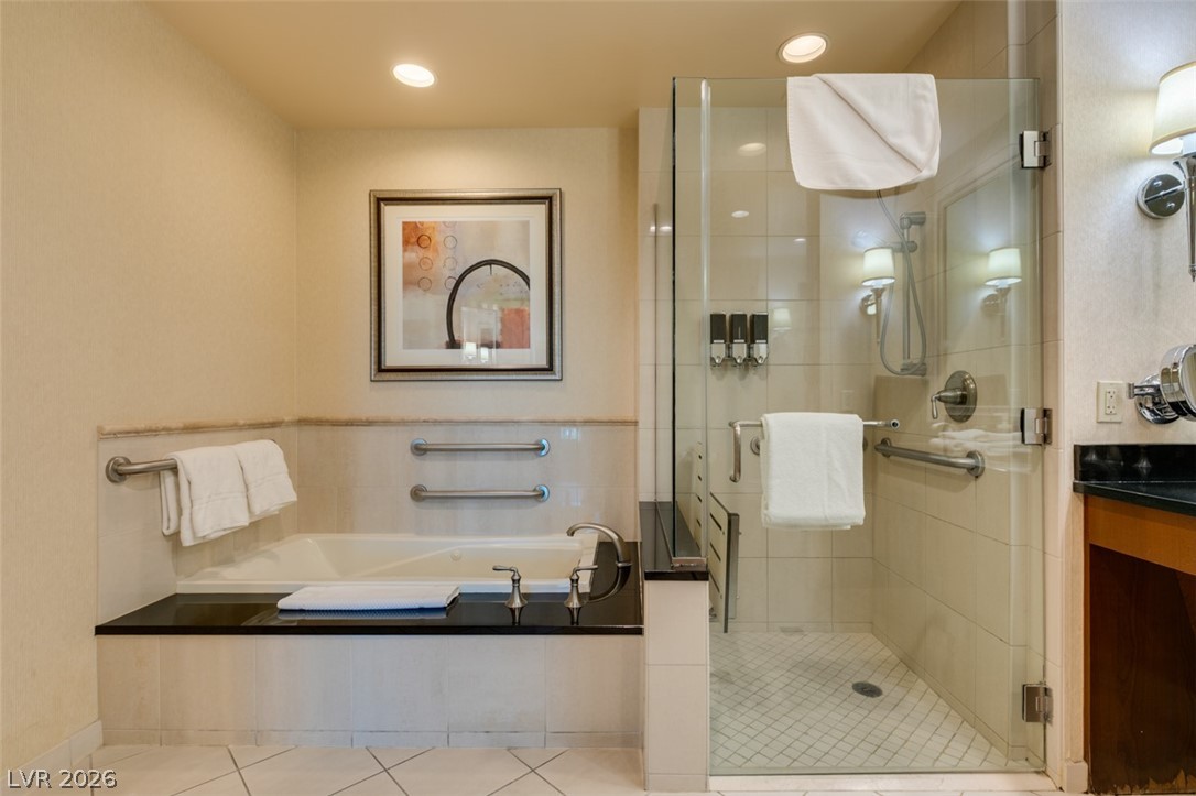 125 East HARMON Avenue 518