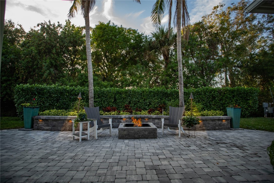2833 Saint Barts Square