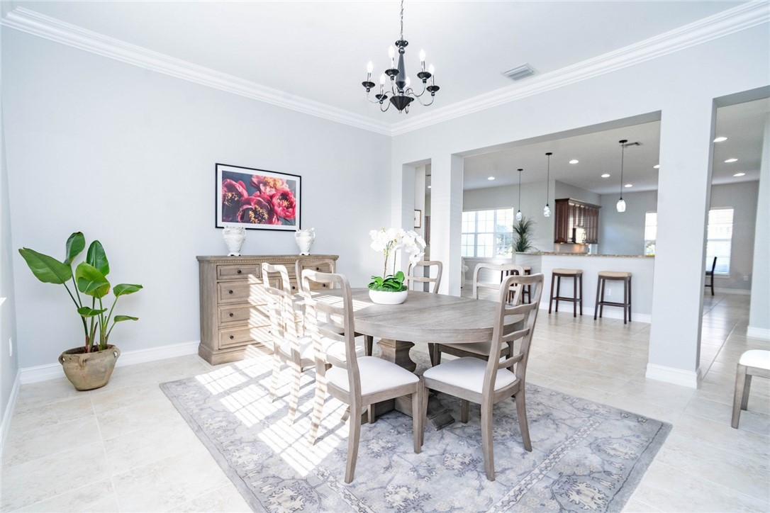 2833 Saint Barts Square