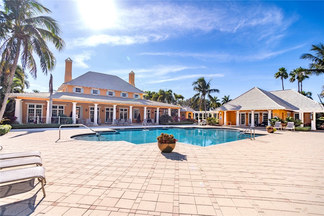 2833 Saint Barts Square