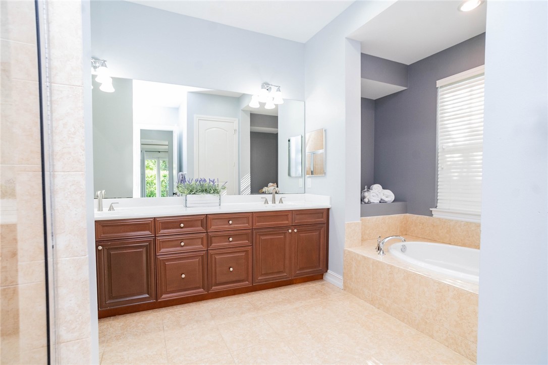 2833 Saint Barts Square