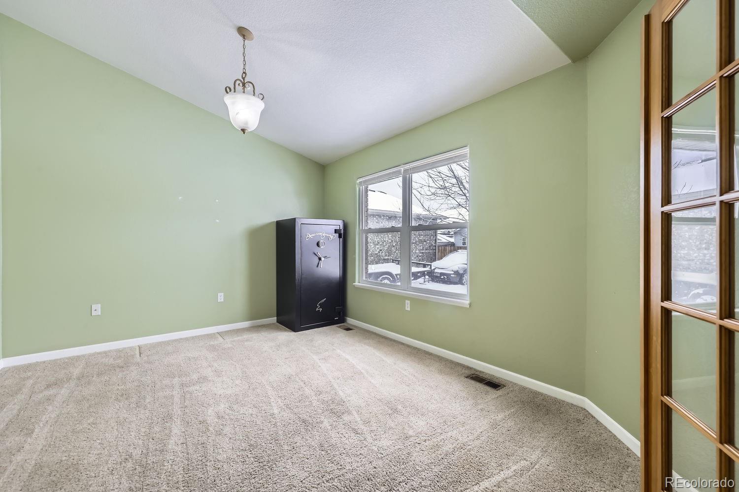 646 N 13th Avenue