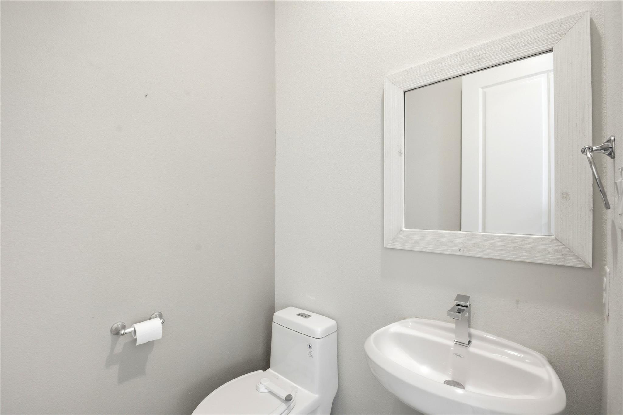 1034 W 15th 1/2 Street